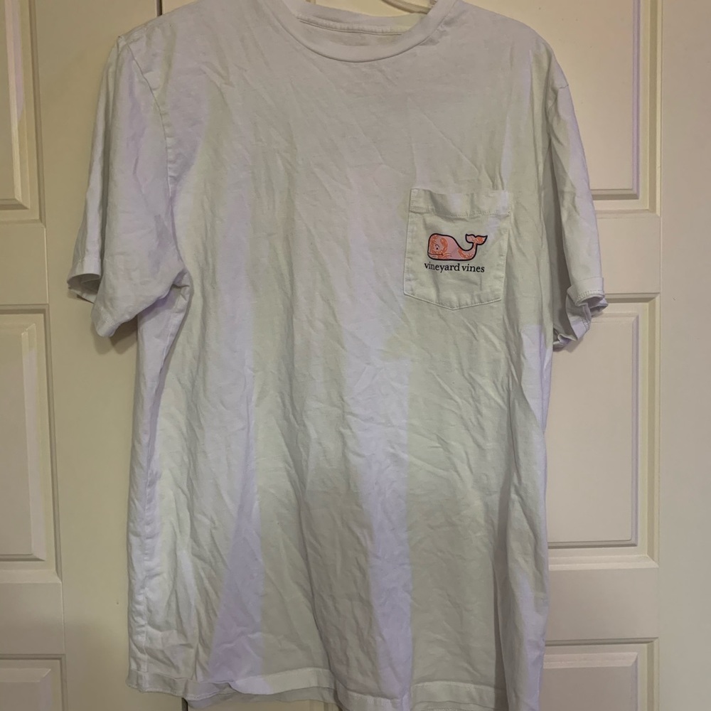 2 vineyard vines shirts